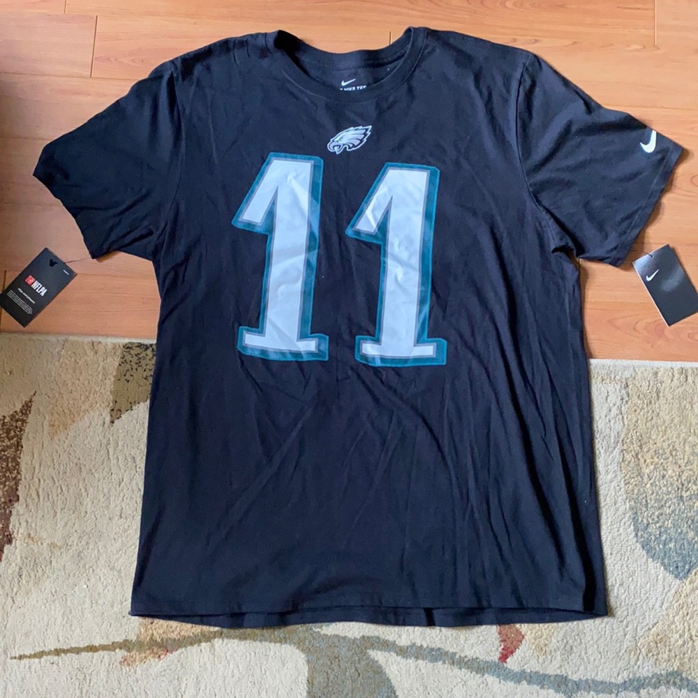 NWT Carson Wentz Philadelphia Eagles #11 T-Shirt | Size XL